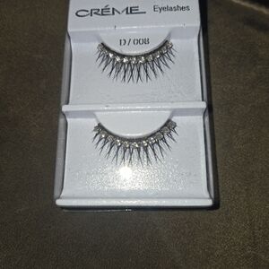 Brand New CRÉME Eyelashes – Style D/008